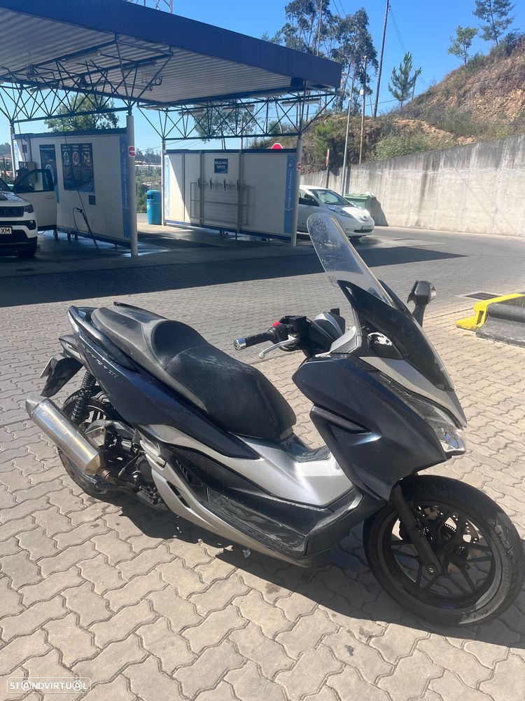 Honda Forza - 4