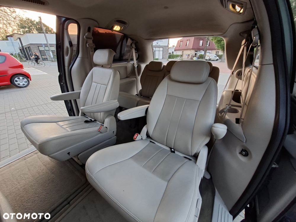 Chrysler Grand Voyager - 37