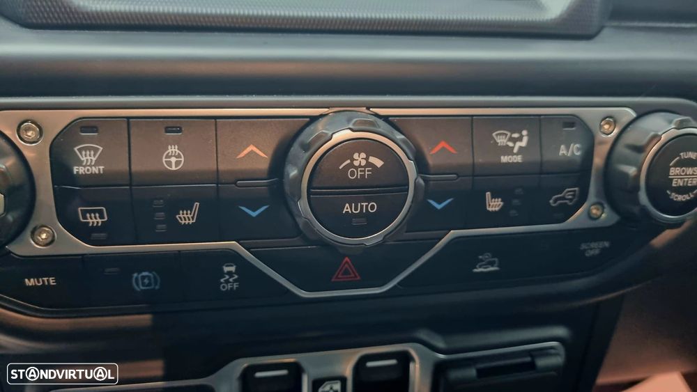 Jeep Wrangler 2.0 T-GDI Softtop AWD Auto Rubicon - 17