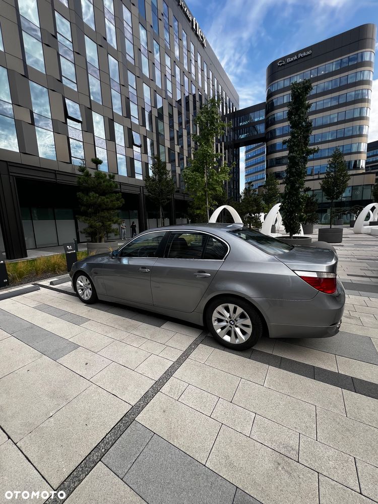 BMW Seria 5 525d - 9