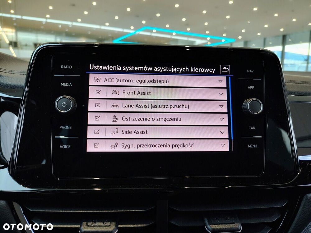 Volkswagen T-Roc - 18