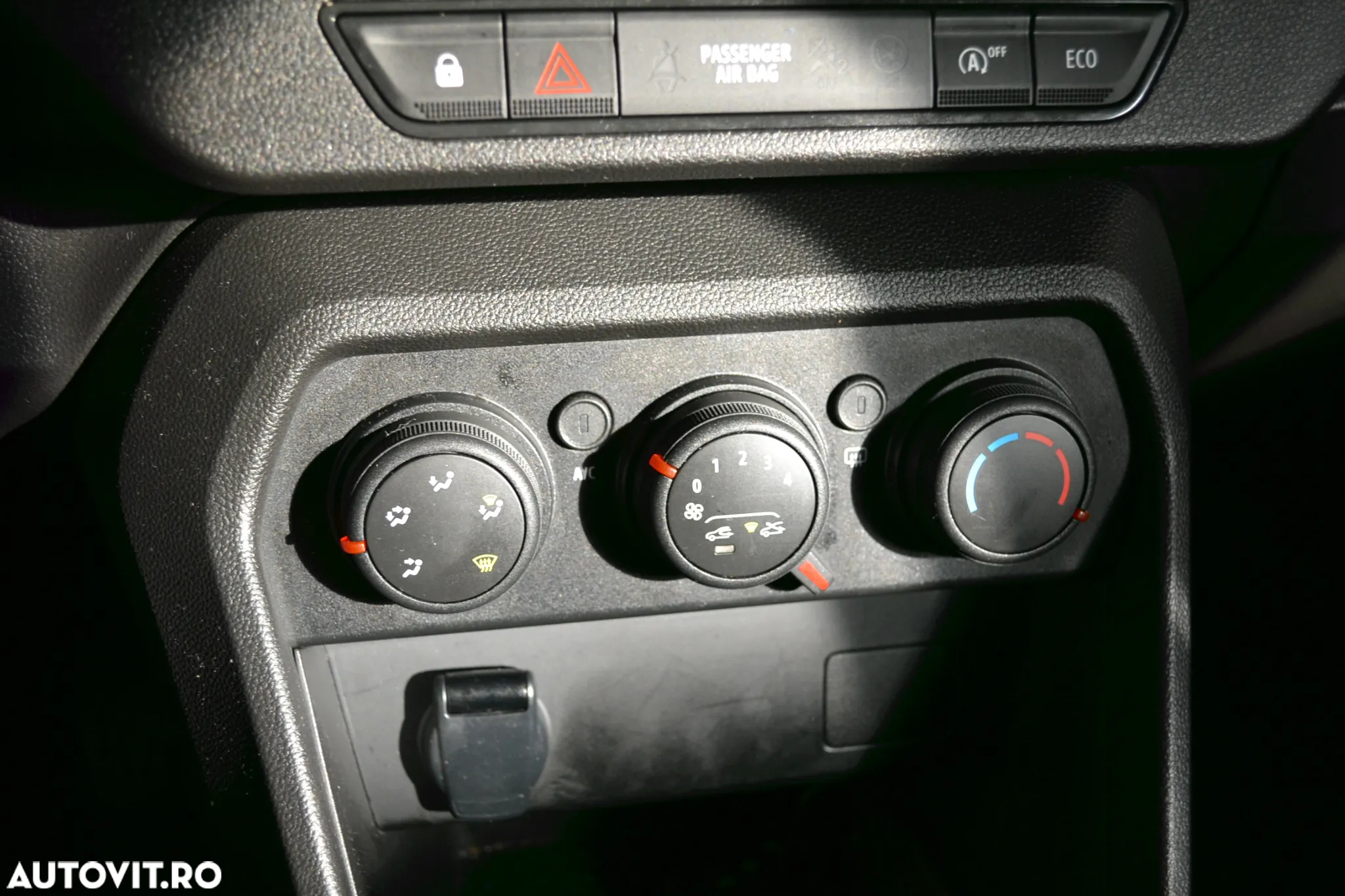 Dacia Logan TCe 90 MT6 Expression - 12
