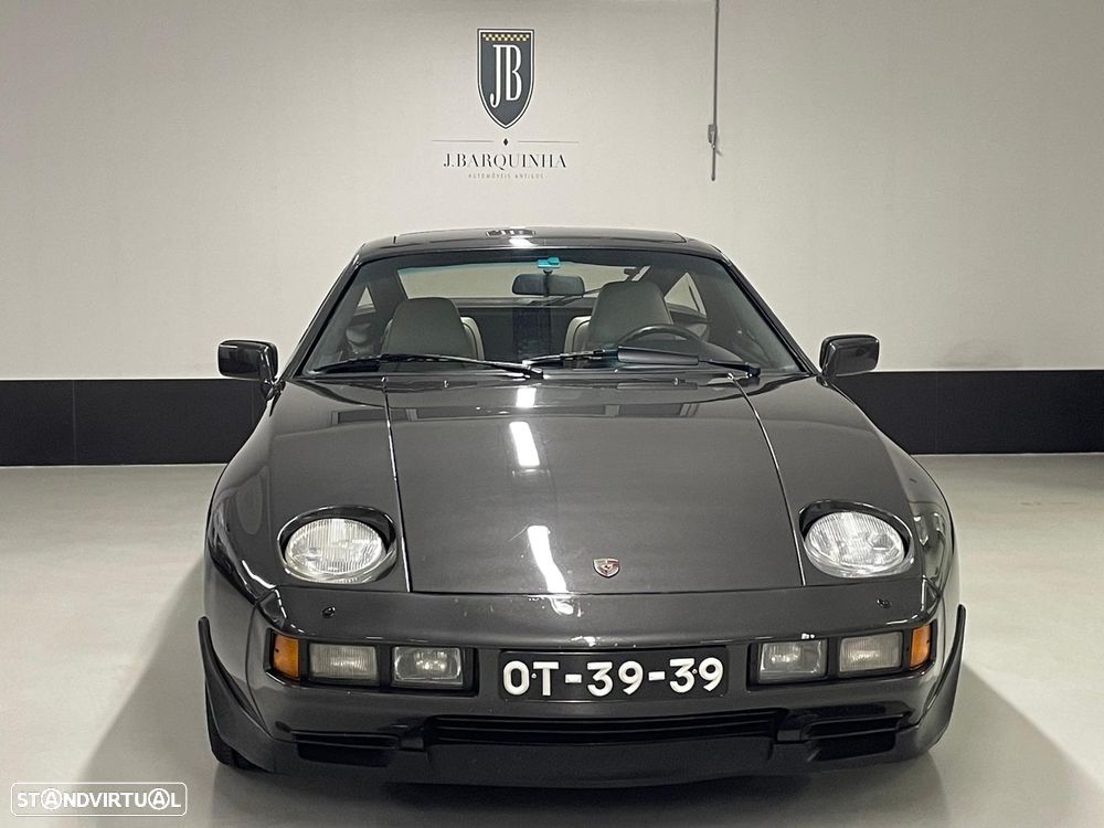 Porsche 928 S - 9