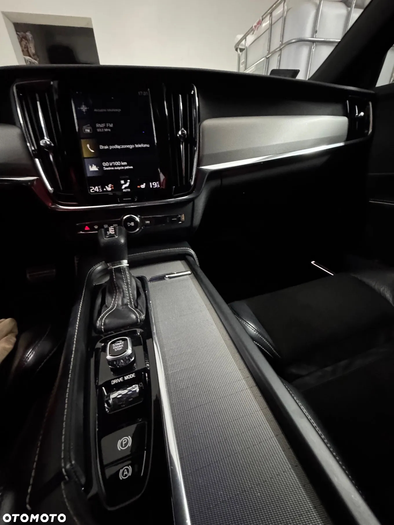Volvo V90 D5 AWD R-Design - 15