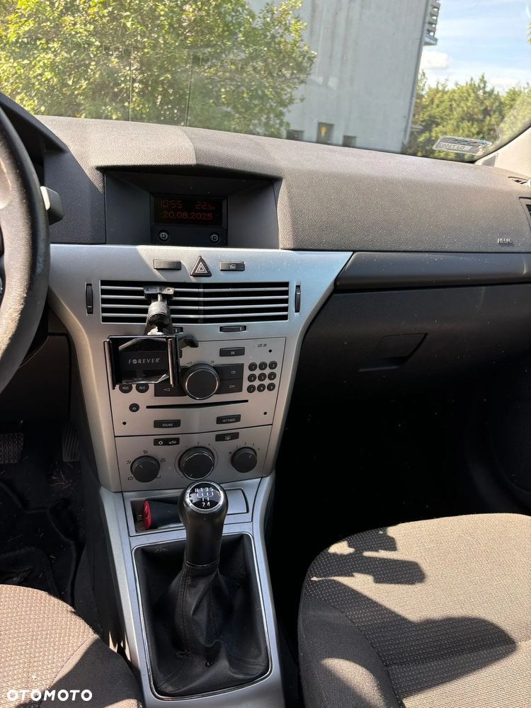 Opel Astra GTC 1.6 - 13