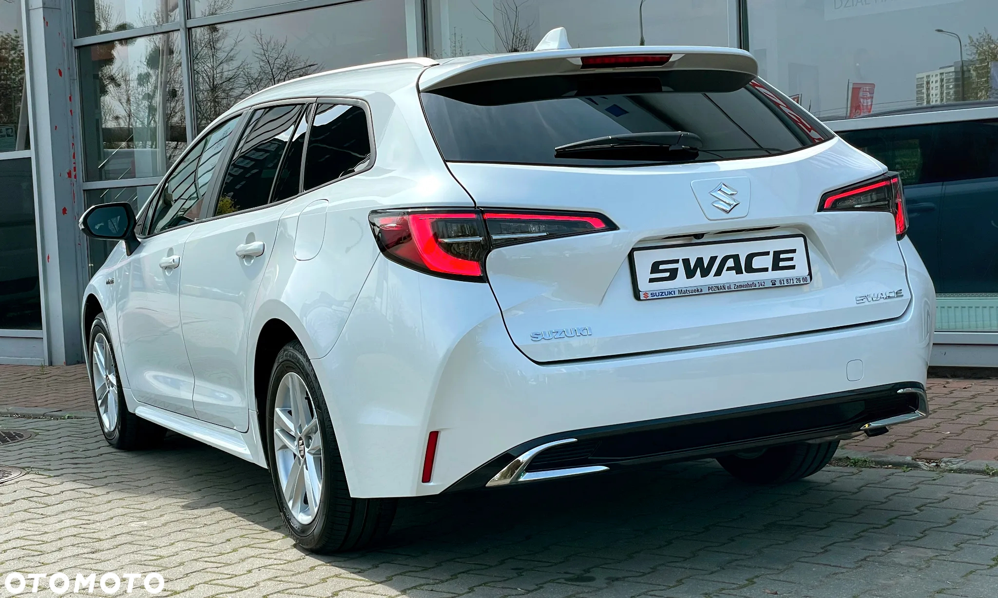 Suzuki Swace 1.8 Hybrid Premium Plus CVT - 8