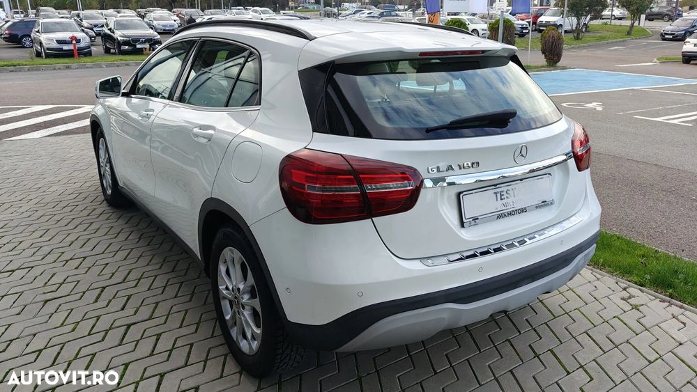 Mercedes-Benz GLA 180 7G-DCT Urban - 8