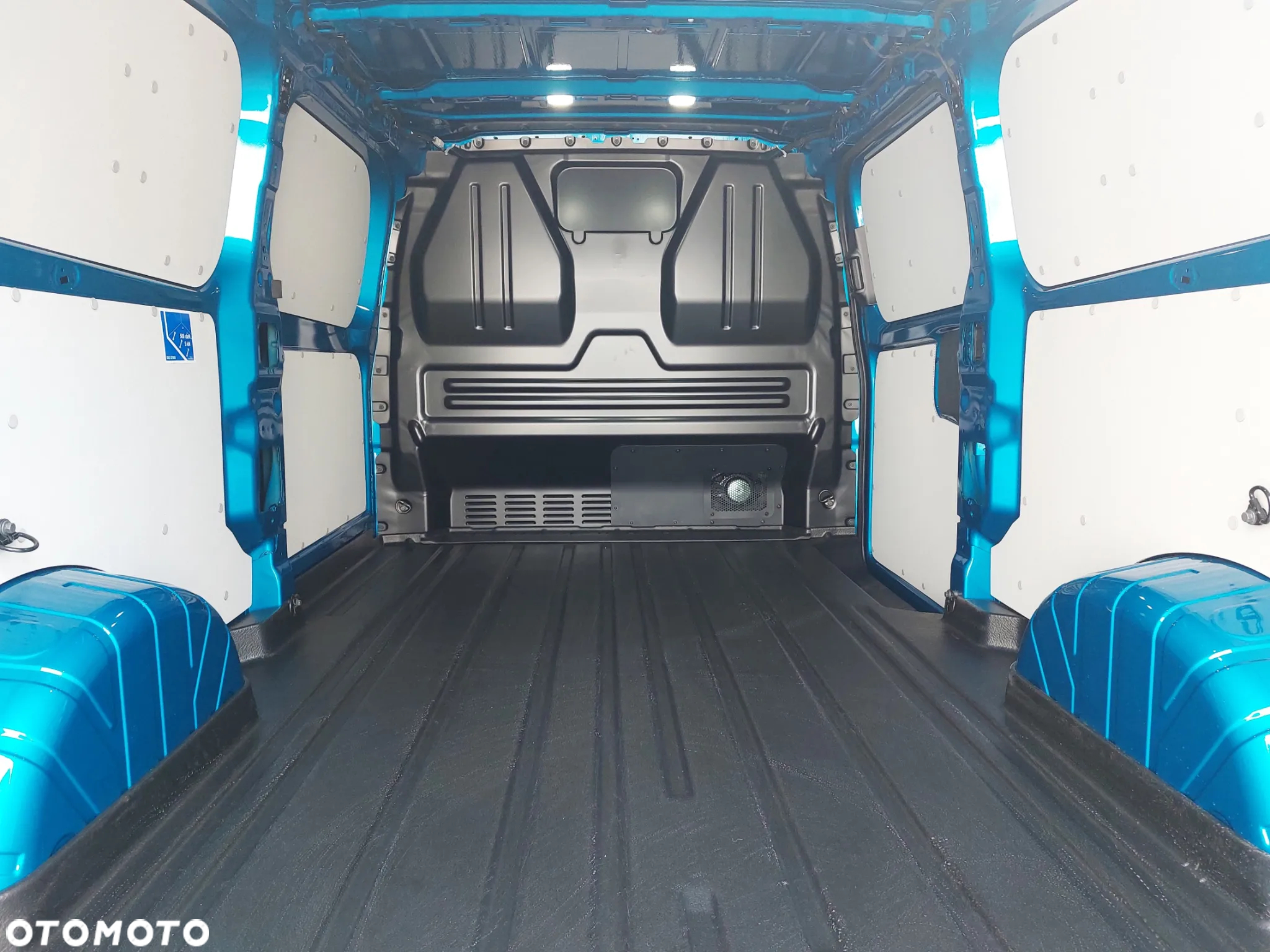 Ford Transit E-Custom - 12