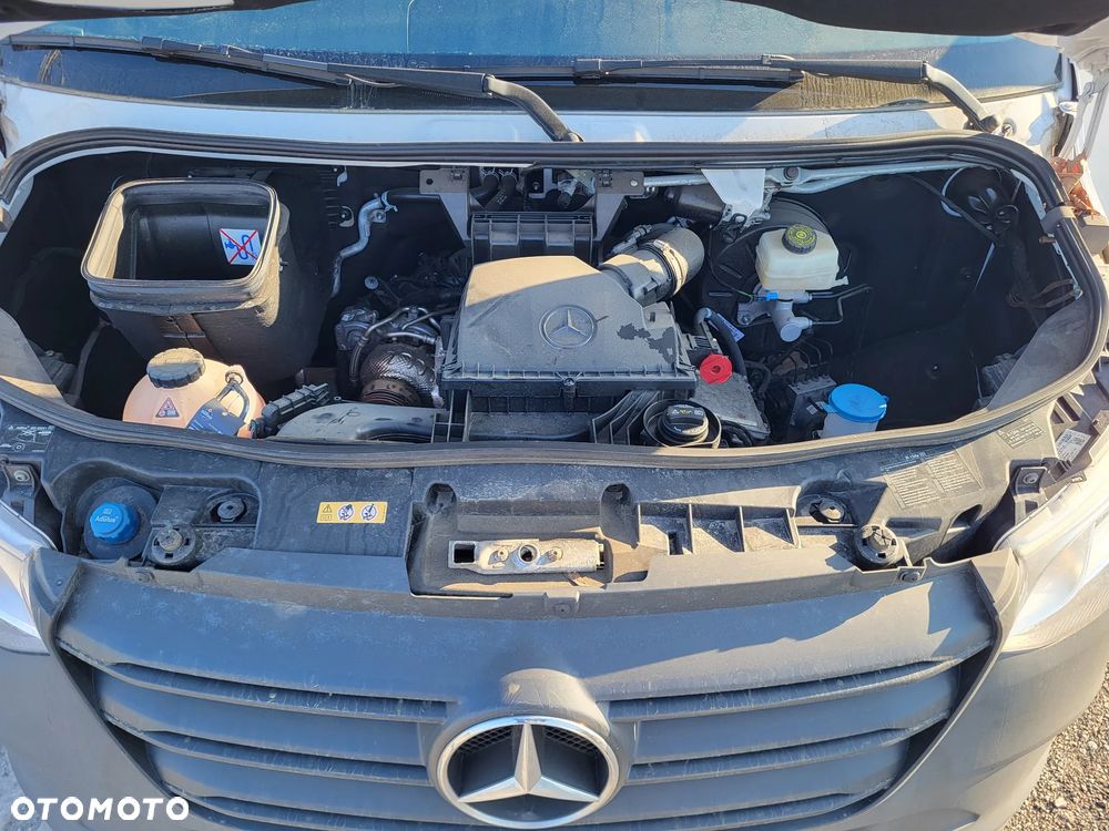 Mercedes-Benz 317 - 18