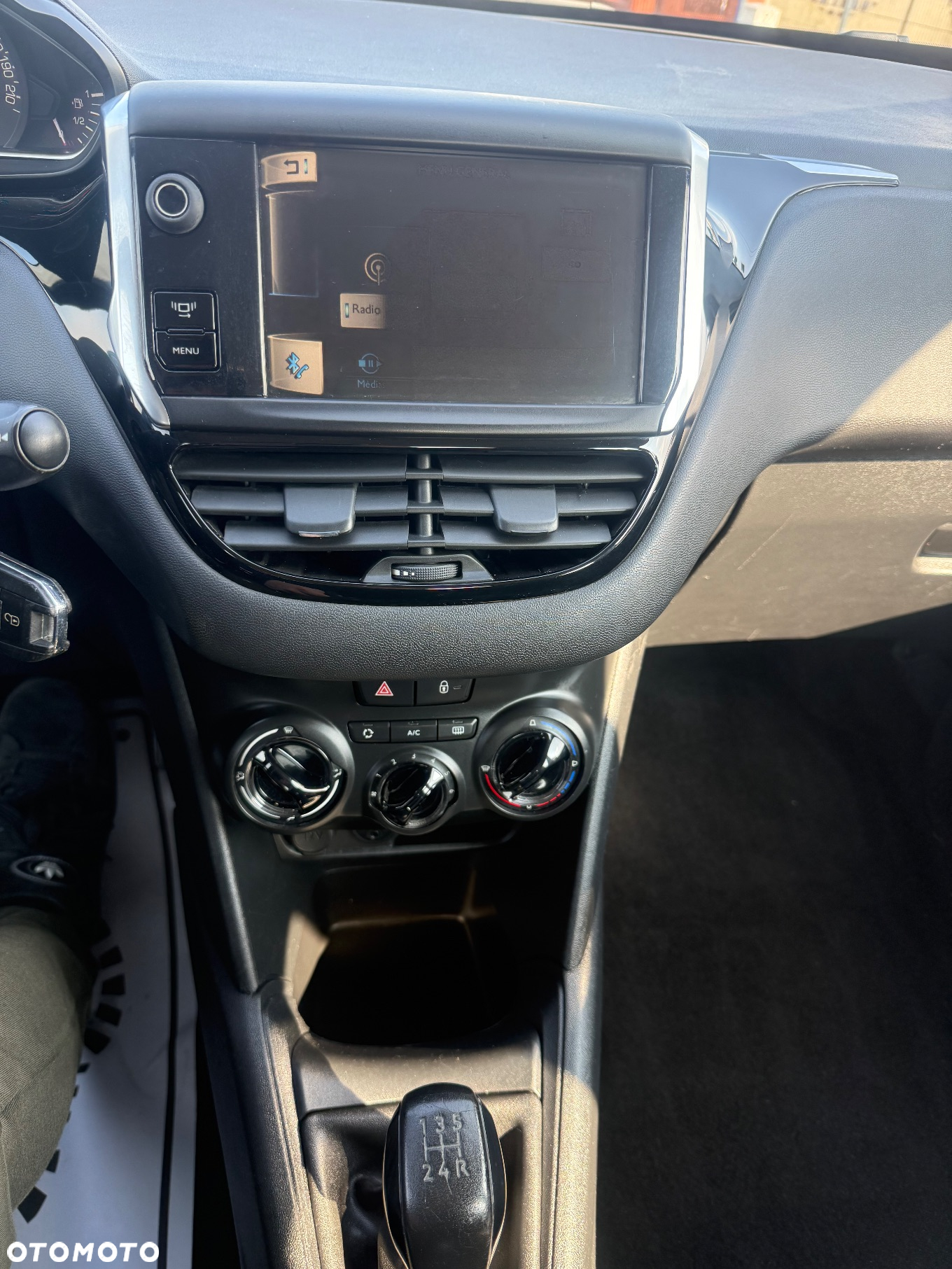 Peugeot 208 - 9