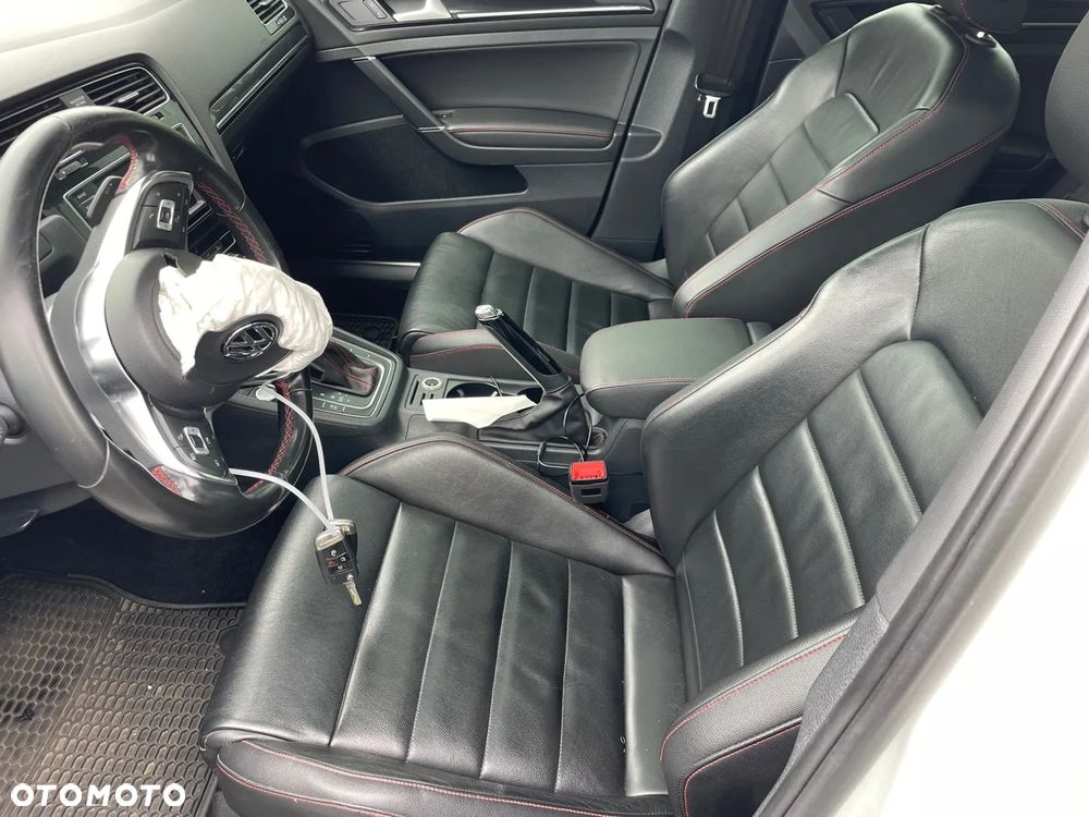 Volkswagen Golf - 9