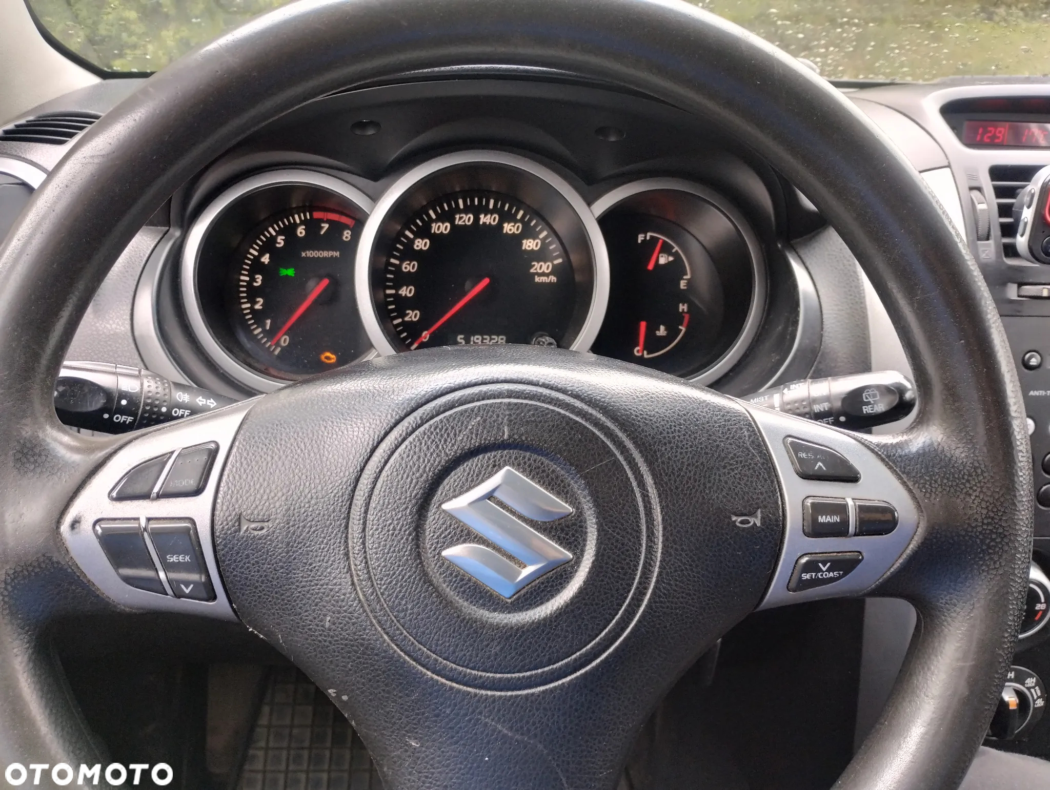 Suzuki Grand Vitara 2.0 - 10