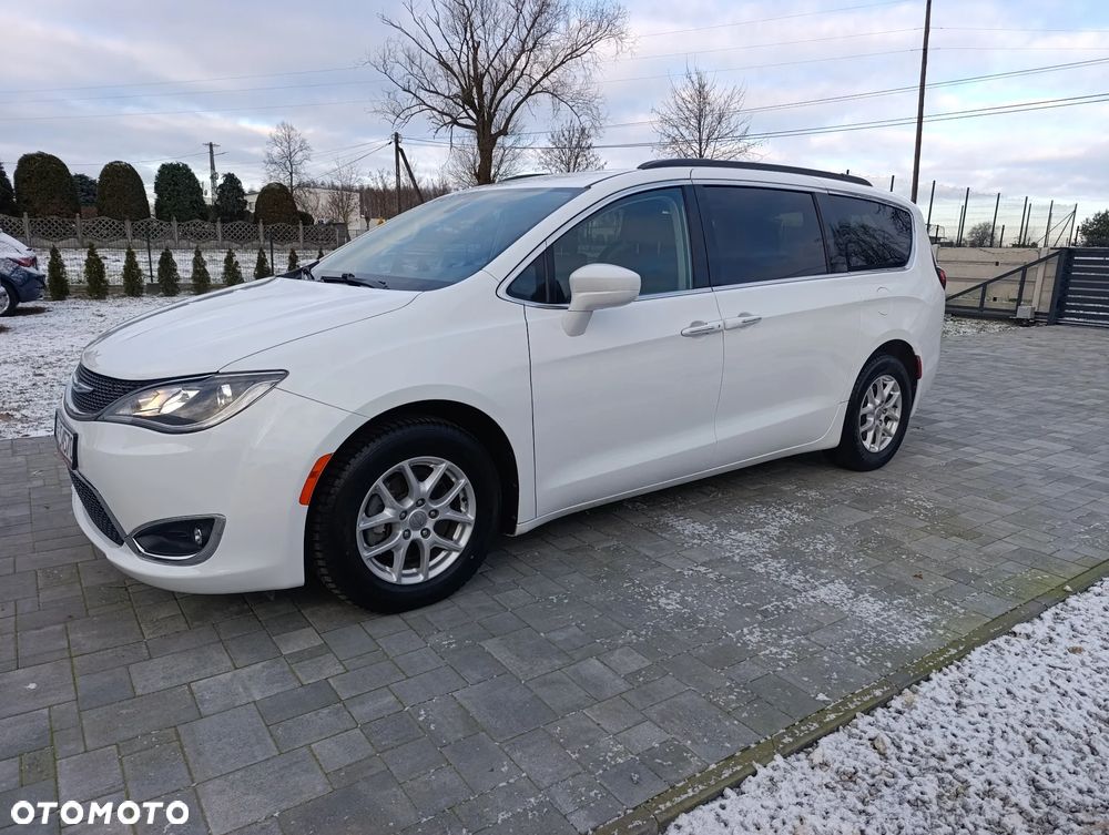 Chrysler Pacifica - 2