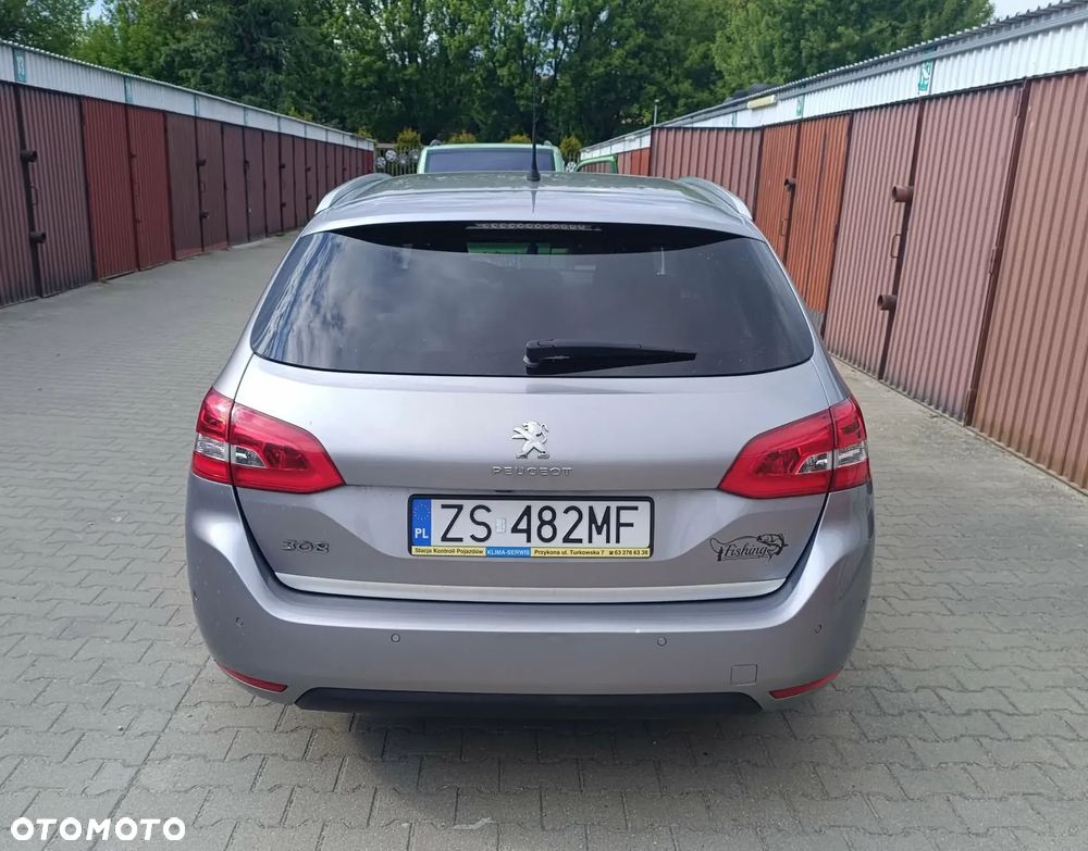 Peugeot 308 1.2 PureTech GPF Active Pack Business S&S EAT8 - 7
