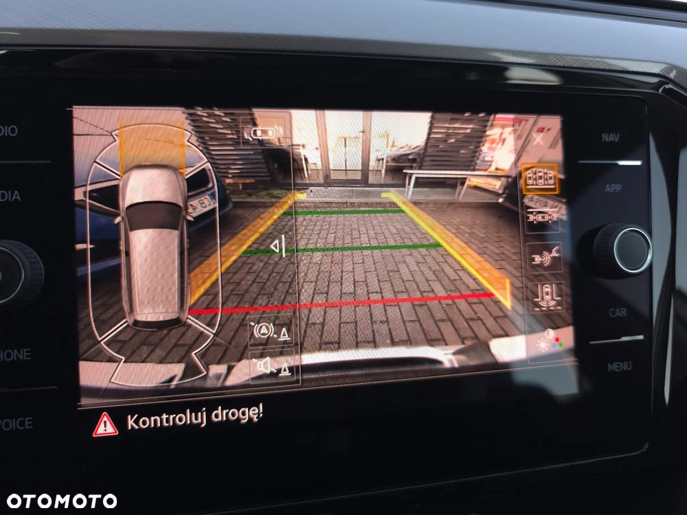 Volkswagen Passat - 28