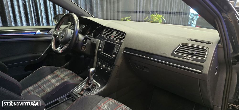VW Golf 2.0 TSi GTi DSG Performance - 8