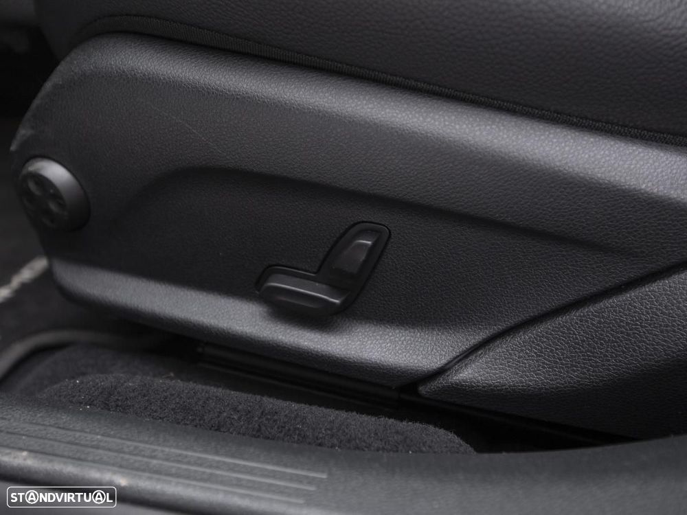 Mercedes-Benz E 300 de 4Matic 9G-TRONIC - 17