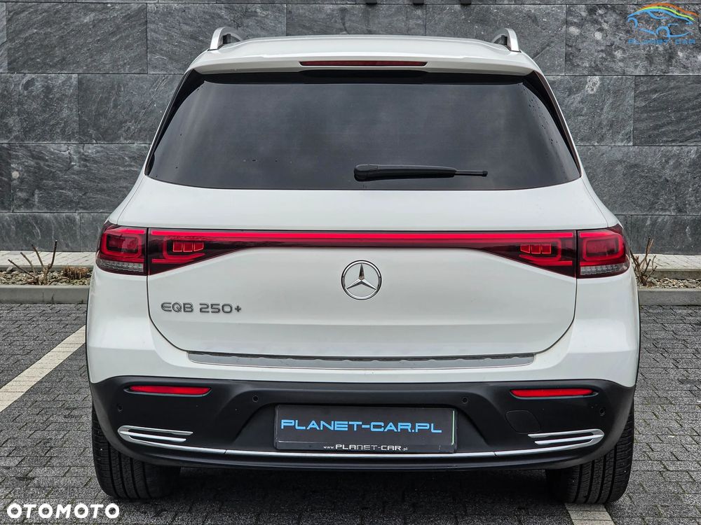 Mercedes-Benz EQB 250+ - 10