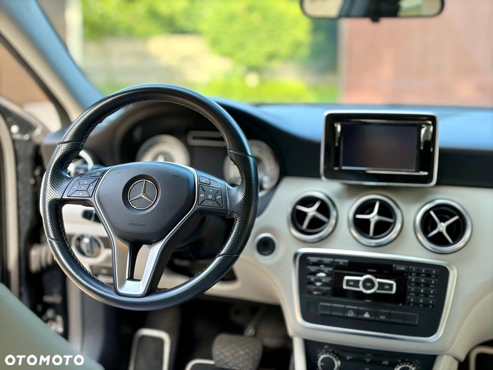 Mercedes-Benz Klasa A 180 7G-DCT - 14