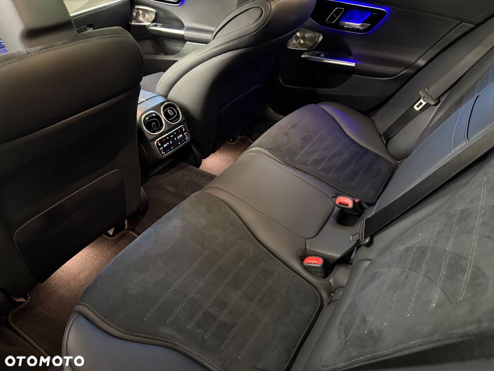 Mercedes-Benz Klasa C 300 e 9G-TRONIC AMG Line - 24