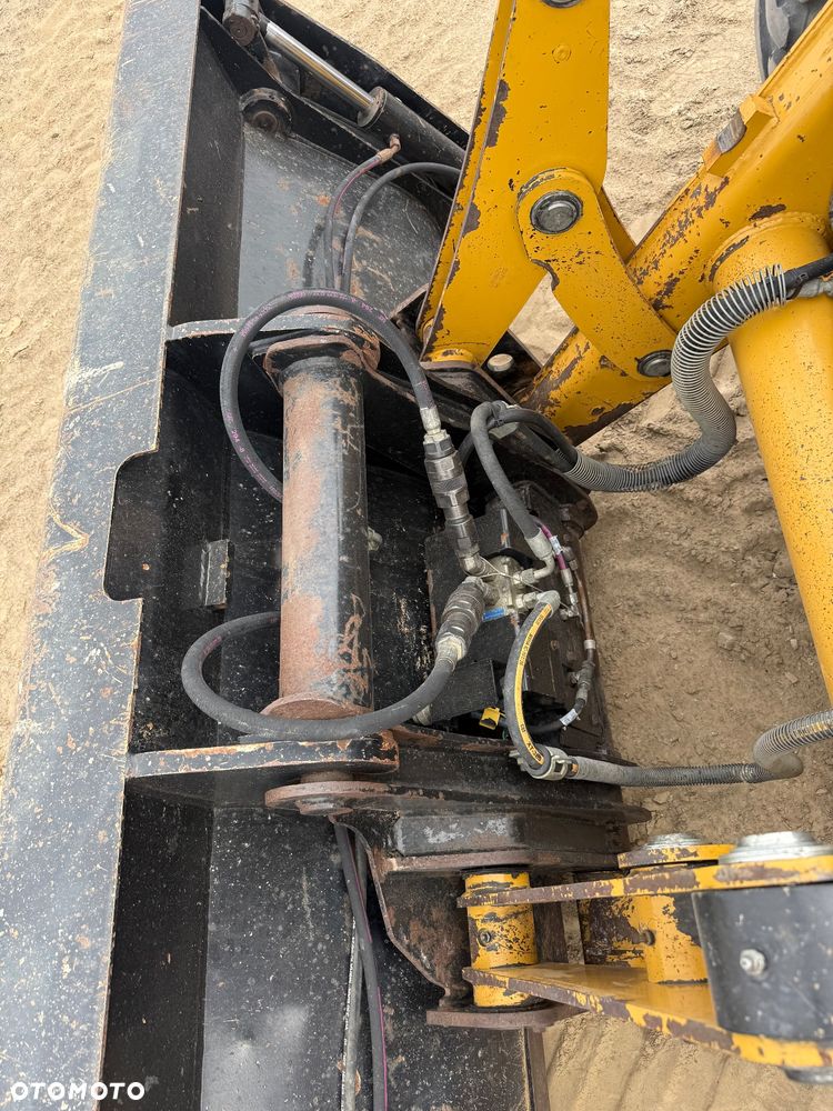 Caterpillar 432F2 - 10