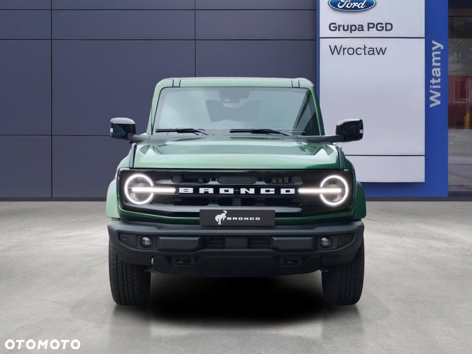 Ford Bronco - 8