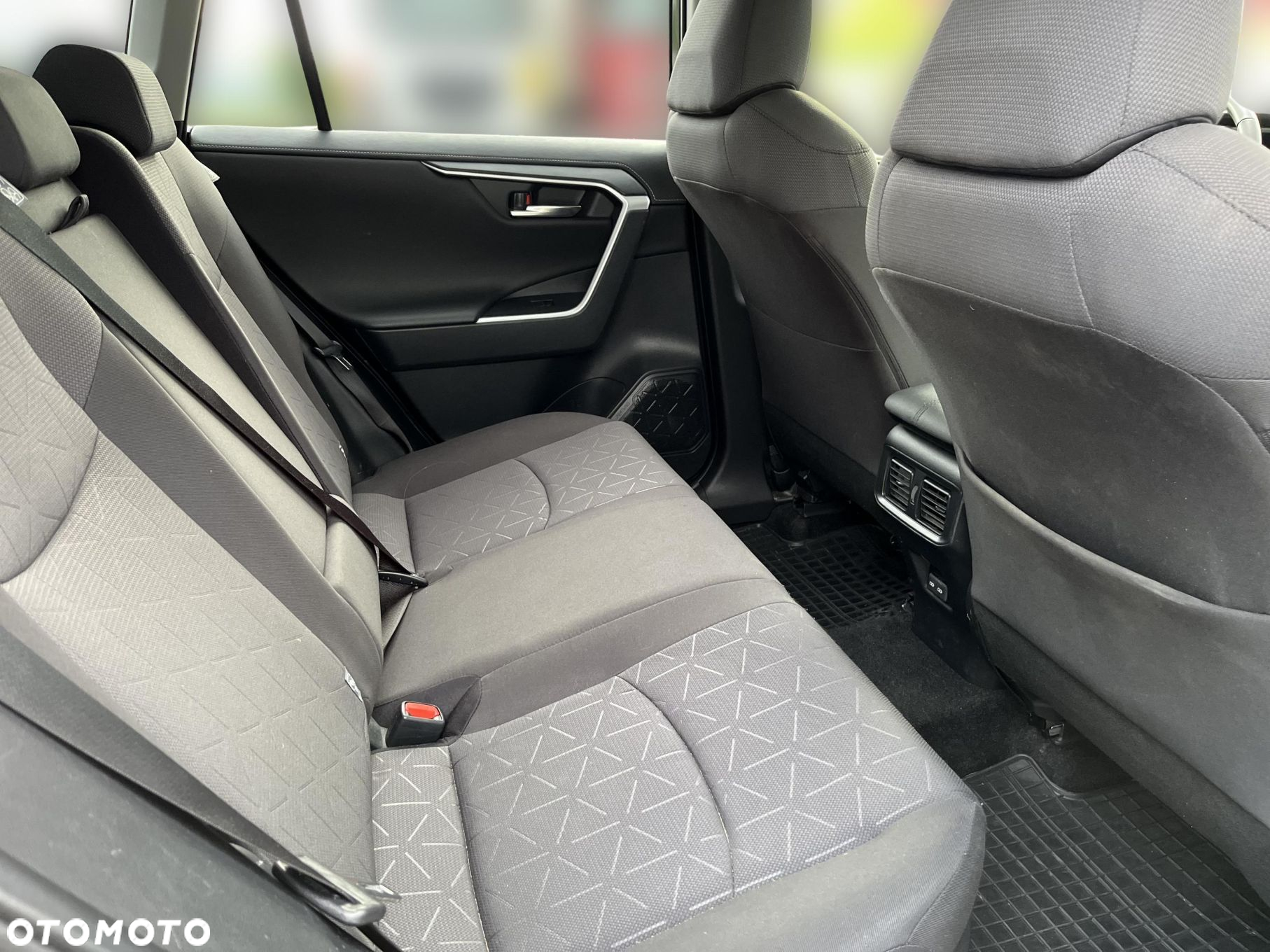 Toyota RAV4 - 10