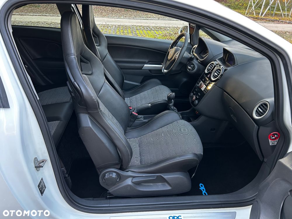 Opel Corsa 1.6 Turbo OPC - 10