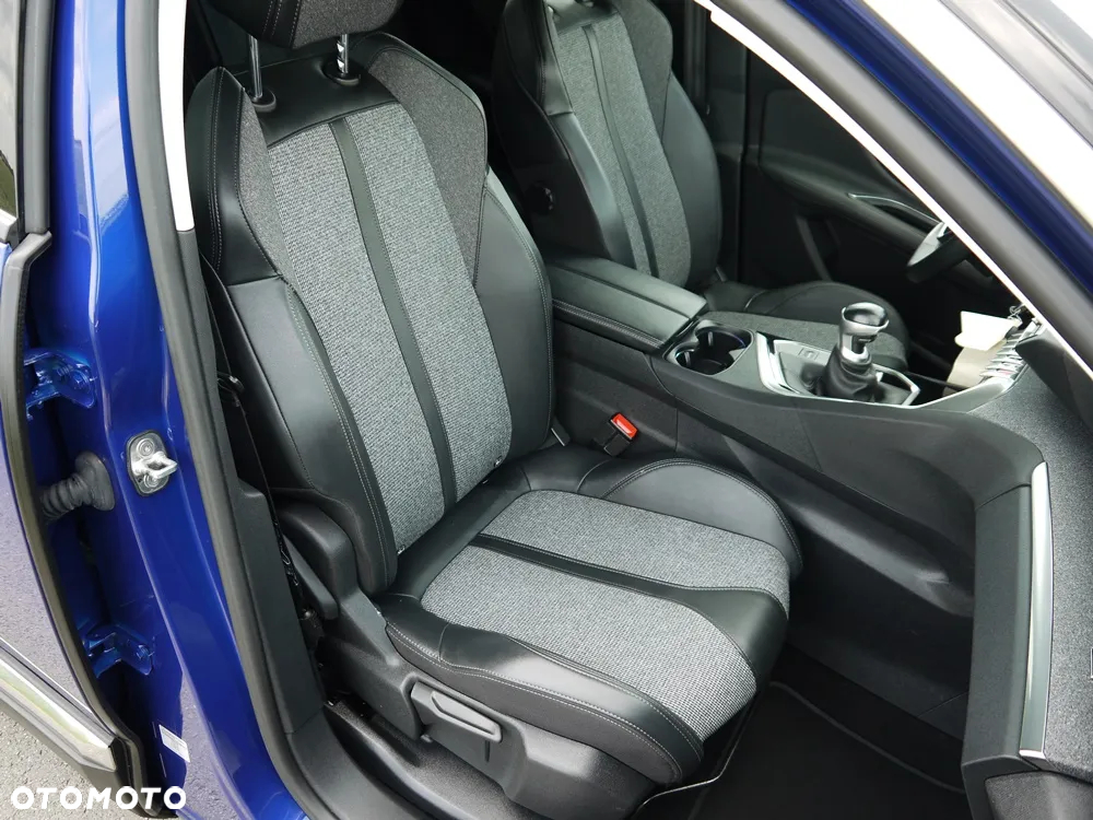 Peugeot 3008 PureTech 130 Stop & Start GPF Allure - 28