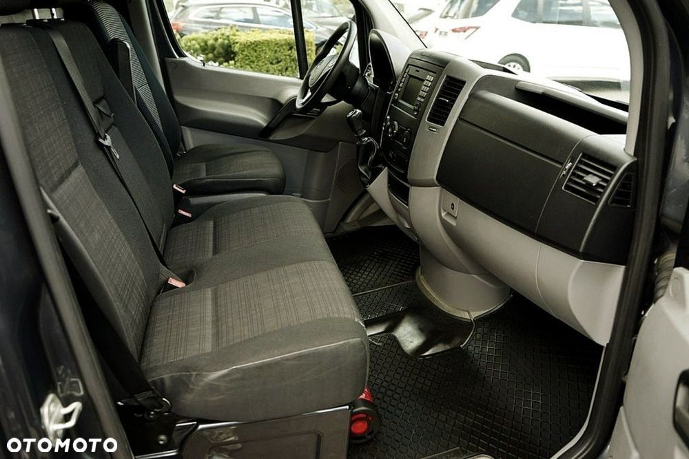 Mercedes-Benz Sprinter - 16