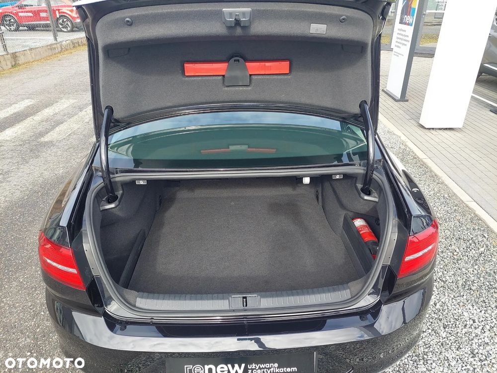 Volkswagen Passat - 17