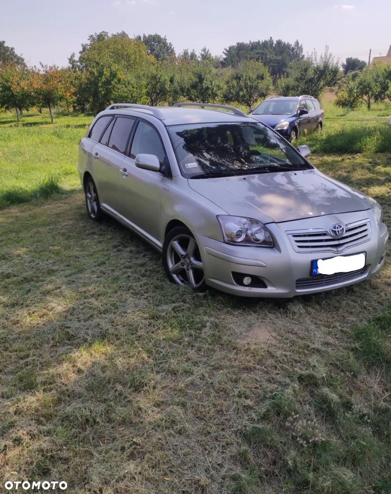 Toyota Avensis 2.2 D-4D Prestige - 1
