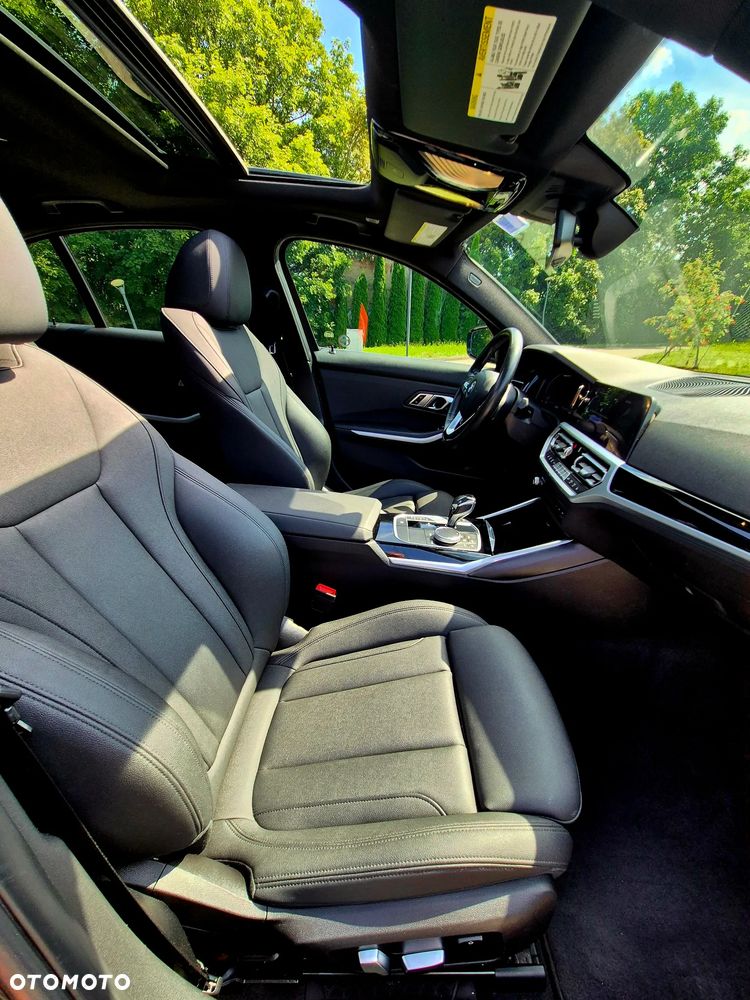 BMW Seria 3 330i GPF M Sport Shadow - 13