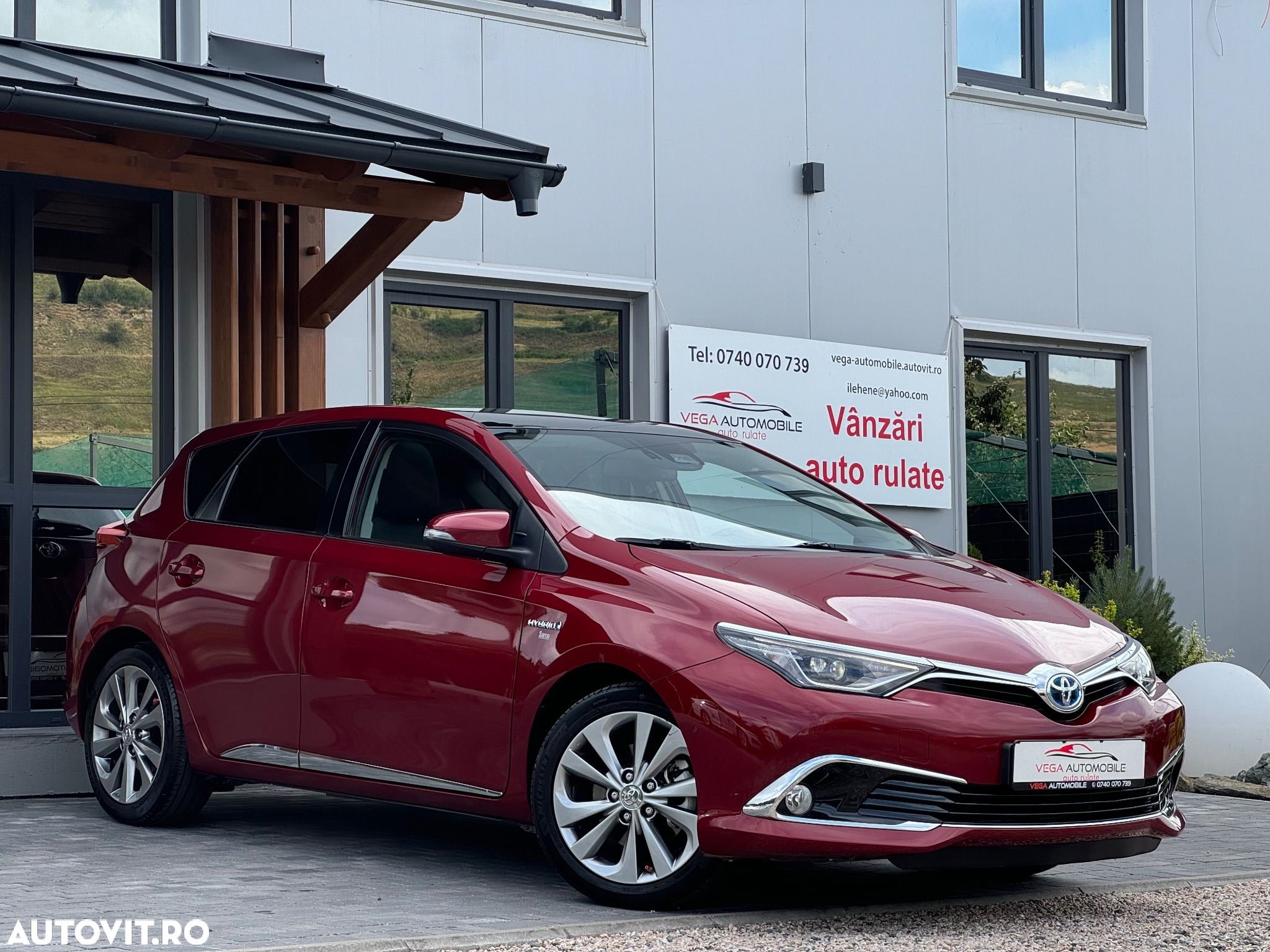 Toyota Auris 1.8 VVT-i Hybrid Automatik Design Edition - 1