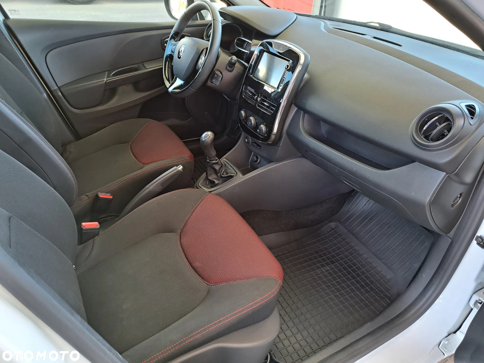 Renault Clio - 17