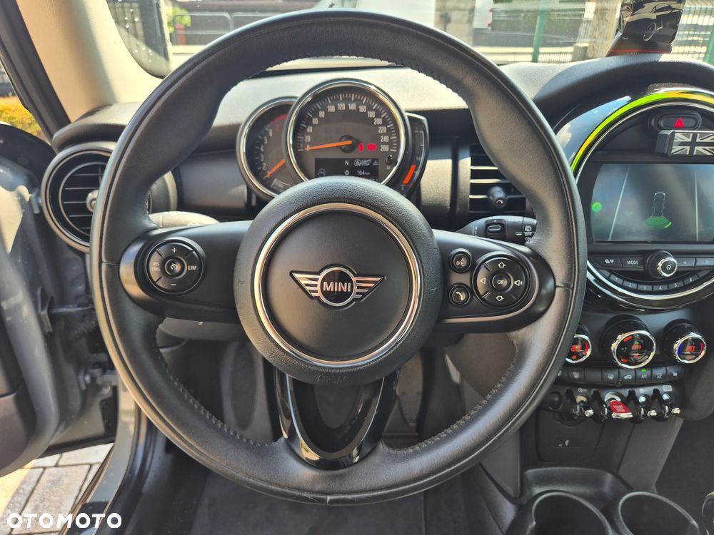 MINI ONE 60 Years - 9