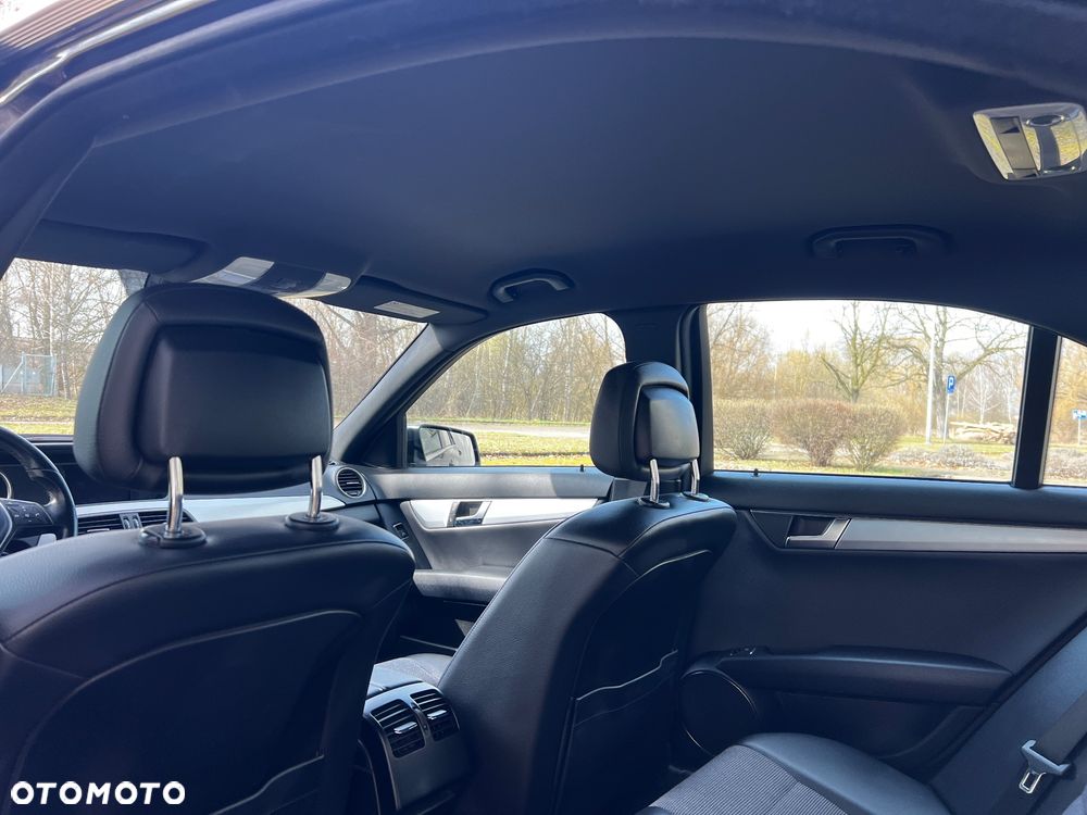 Mercedes-Benz Klasa C 180 CGI BlueEFFICIENCY Avantgarde - 8