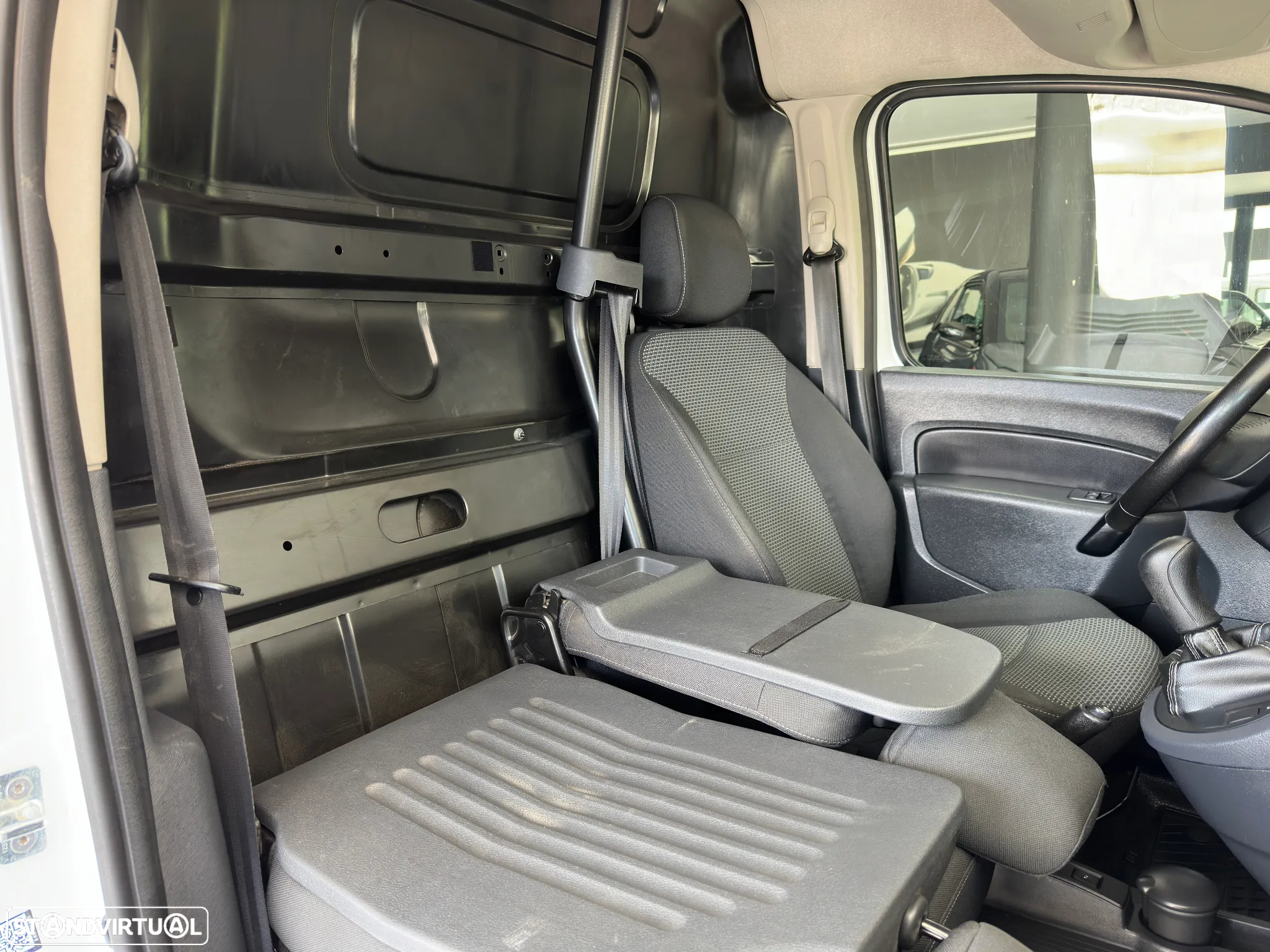 Mercedes-Benz Citan 109 CDi/27 GPS 3 Lug. IVA DEDUTÍVEL Nacional - 17
