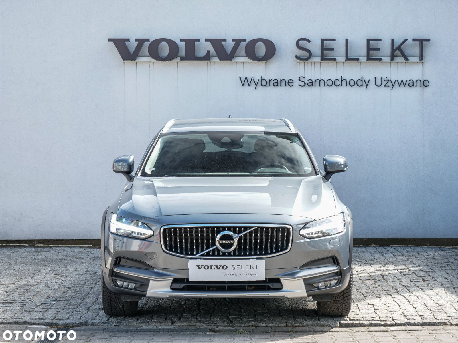 Volvo V90 Cross Country - 2