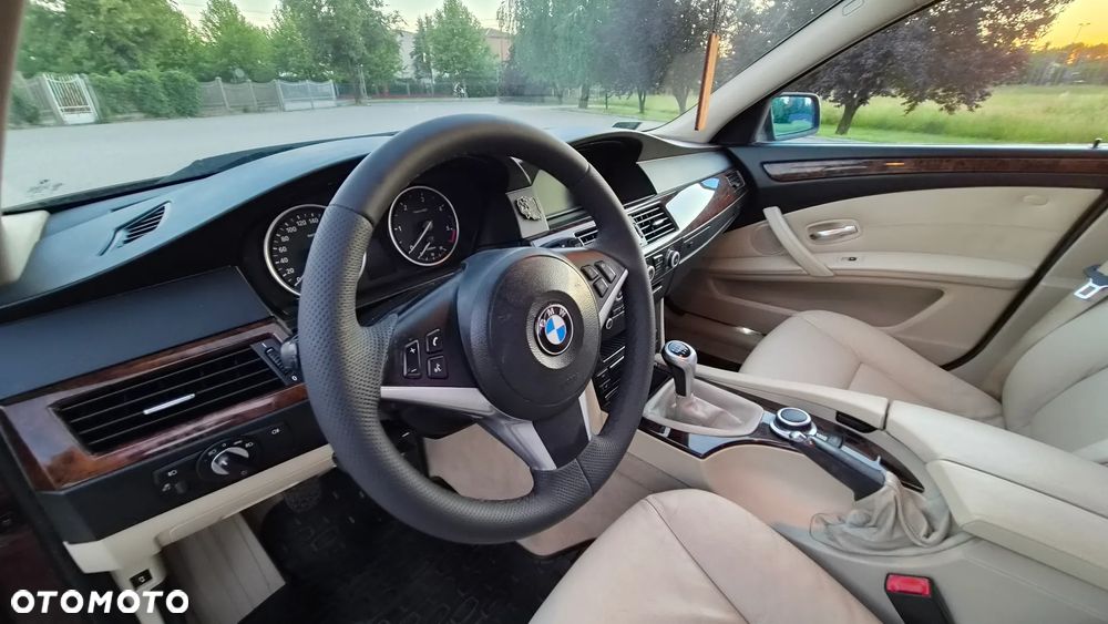 BMW Seria 5 520d Special Edition - 11