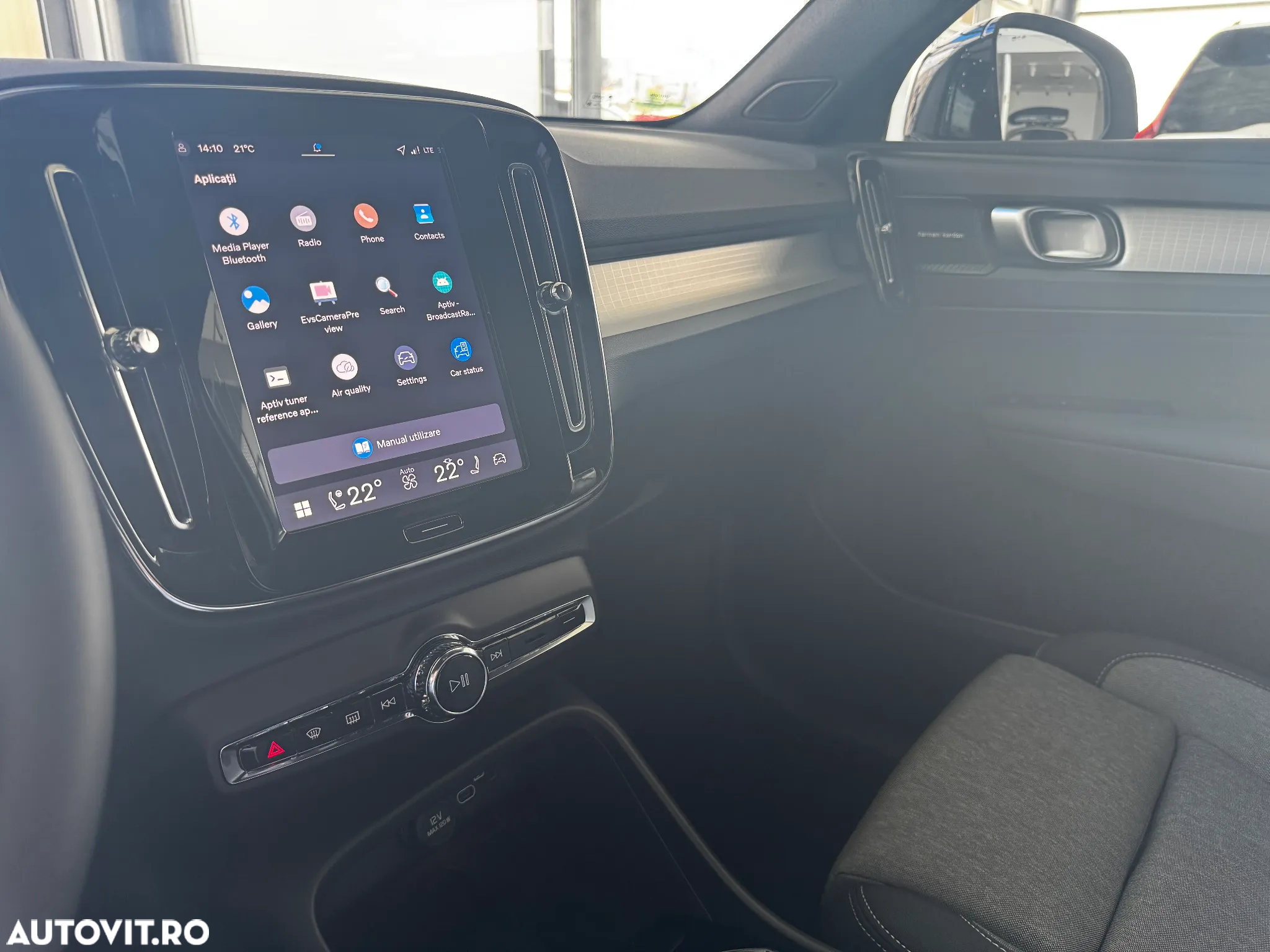 Volvo XC 40 B3 AT FWD MHEV Plus Dark - 14