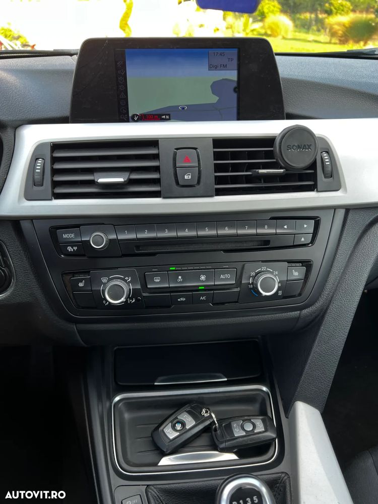 BMW Seria 3 320d DPF Touring - 21