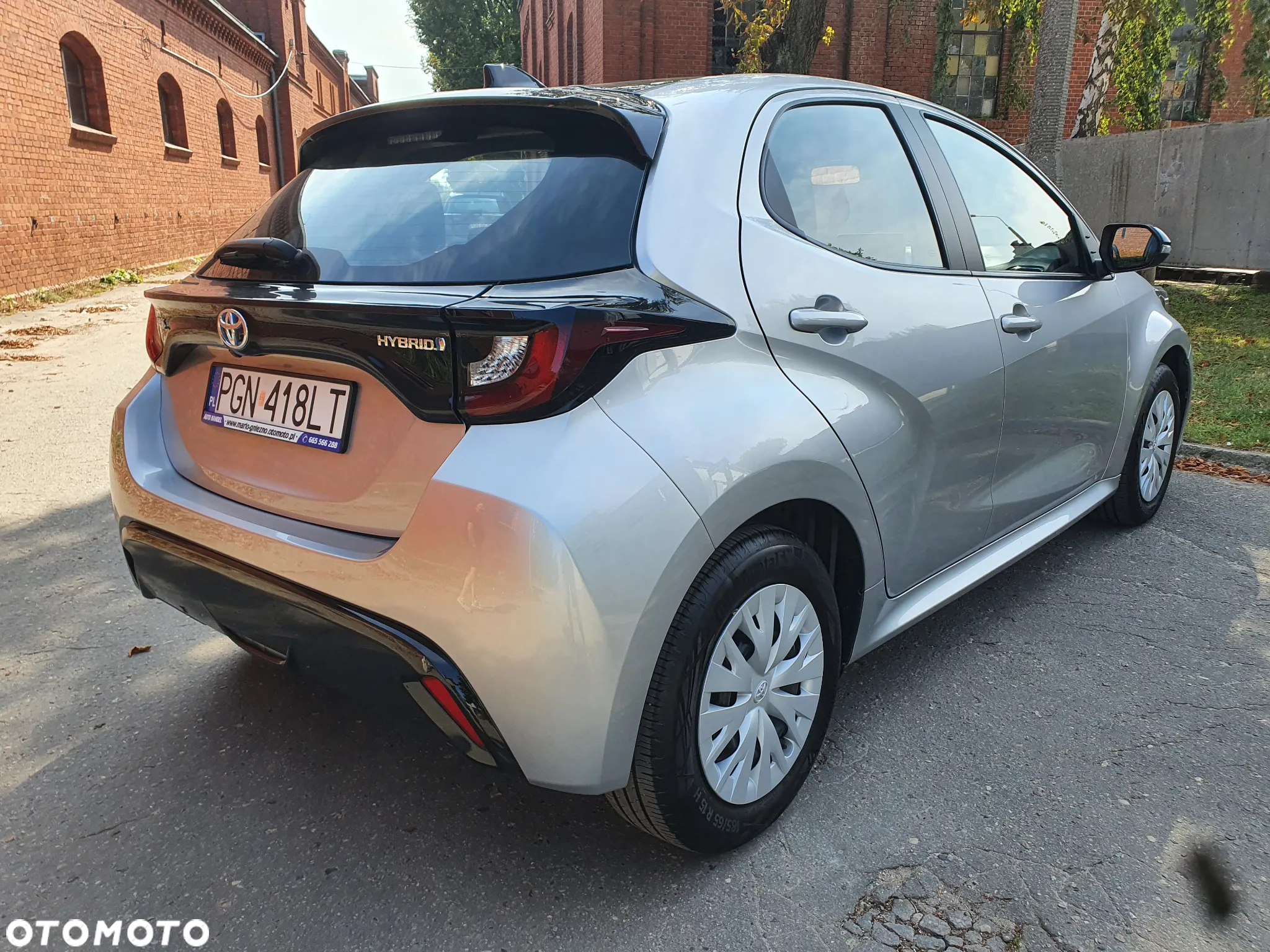 Toyota Yaris Hybrid 1.5 VVT-i Comfort mit Design Paket - 3