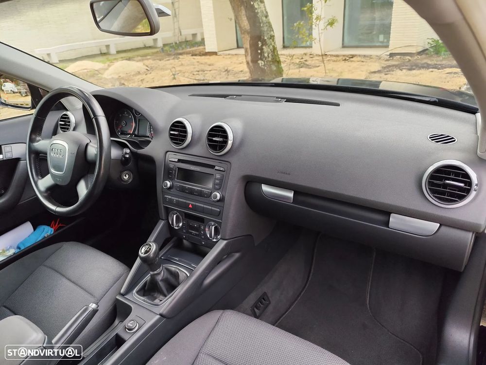 Audi A3 Sportback 1.6 TDI Attraction - 27