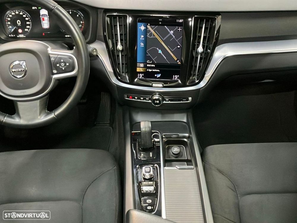 Volvo V60 2.0 B4 Momentum Plus Geartronic - 11