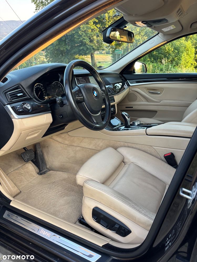 BMW Seria 5 530d xDrive Luxury Line - 9
