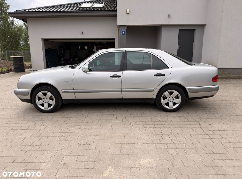 Mercedes-Benz Klasa E - 8
