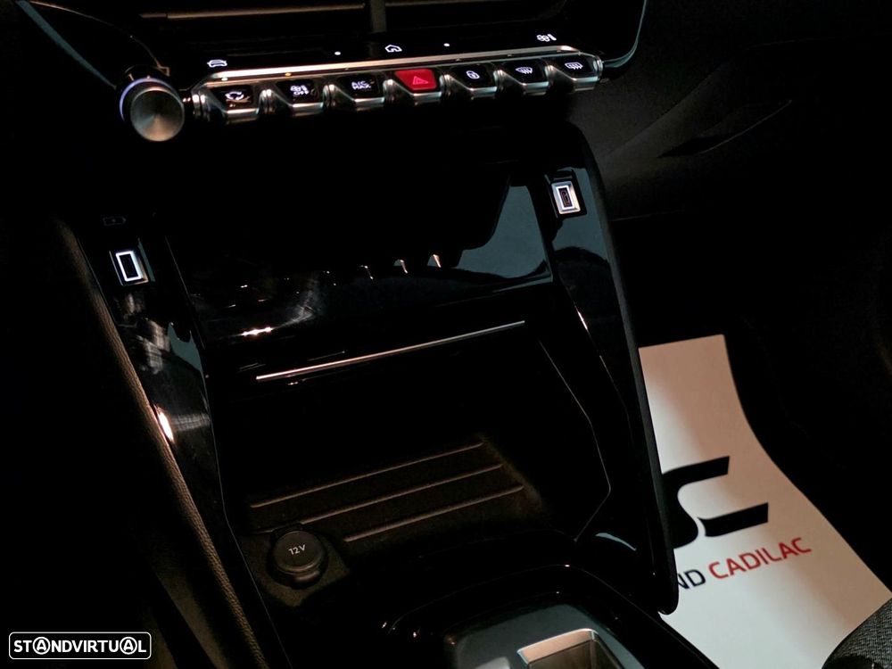 Peugeot e-208 51 kWh Allure - 24