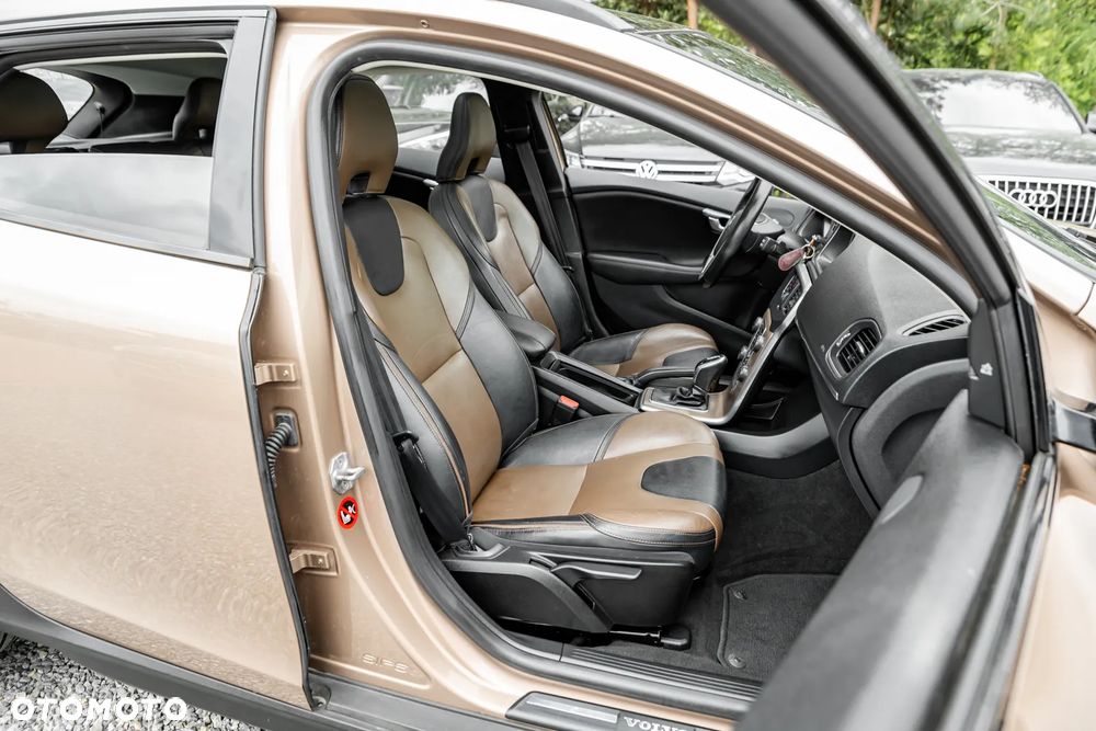 Volvo V40 Cross Country T4 AWD Geartronic Linje You - 27