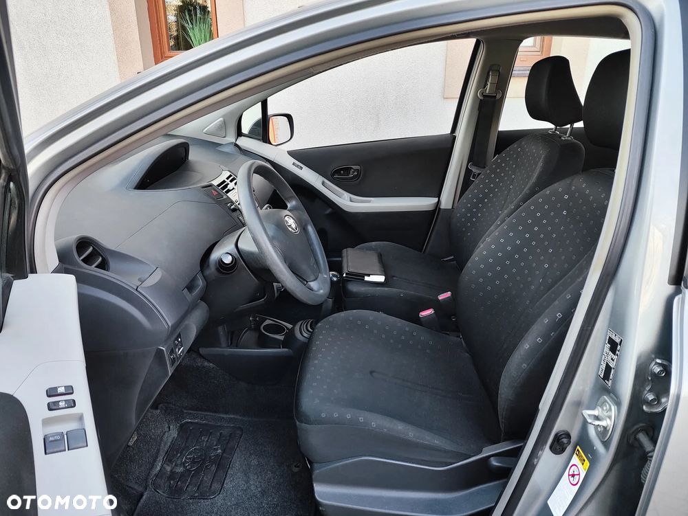 Toyota Yaris 1.0 VVT-i Sol - 7